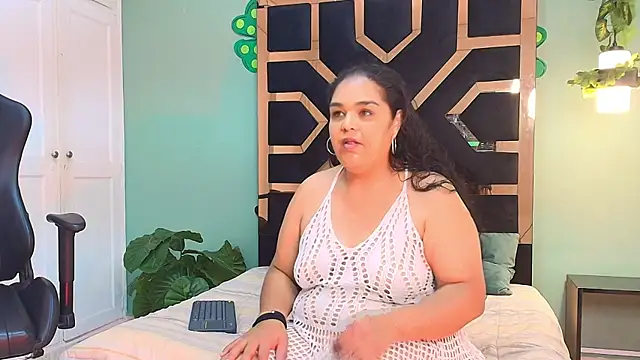 Snapshot of LILY_CURLS chatting on 7, 7, 2026 LILY CURLS online show from 7, 7, 2026