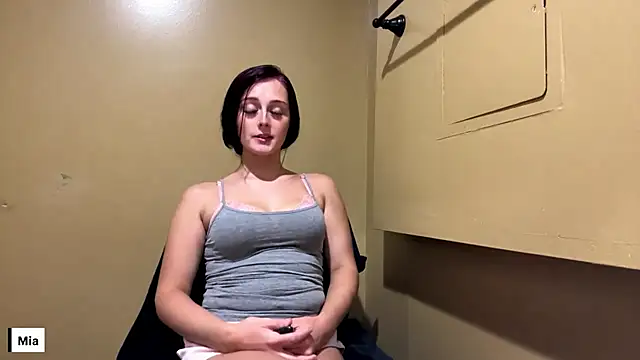 Snapshot of miaaellie chatting on 15, 7, 2026 miaaellie online show from 15, 7, 2026