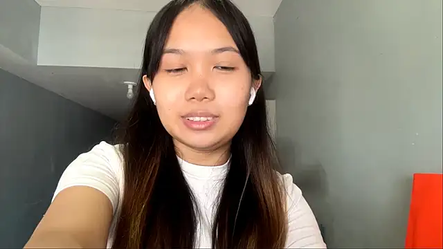 Snapshot of LeotaBenston chatting on 9, 7, 2026 LeotaBenston online show from 9, 7, 2026