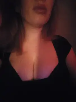 Snapshot of Katy_Brie chatting on 7, 7, 2026 Katy Brie online show from 7, 7, 2026