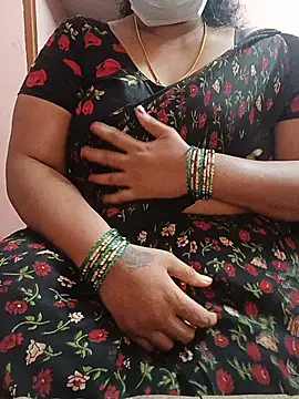Snapshot of tamil_queen_29 chatting on 15, 7, 2026 tamil queen 29 online show from 15, 7, 2026