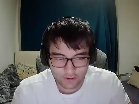 Snapshot of rynoxexe chatting on 7, 7, 2026 rynoxexe online show from 7, 7, 2026