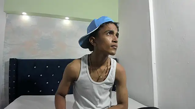 Snapshot of sebastian_torress chatting on 8, 7, 2026 sebastian torress online show from 8, 7, 2026