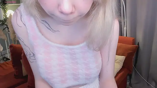 Snapshot of Poison_flowers chatting on 23, 7, 2026 Poison flowers online show from 23, 7, 2026