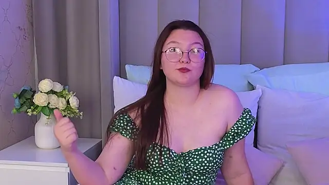 SophiaaBelle online show from 8, 7, 2026