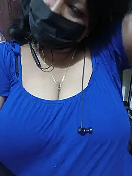 Snapshot of curvy_shilpha chatting on 9, 7, 2026 curvy shilpha online show from 9, 7, 2026