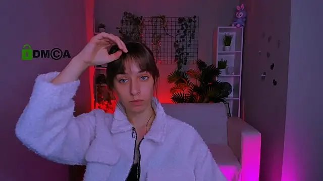 Snapshot of elodie_crystal chatting on 23, 7, 2026 elodie crystal online show from 23, 7, 2026
