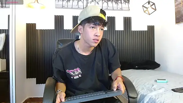 Snapshot of ren_storm chatting on 22, 7, 2026 ren storm online show from 22, 7, 2026