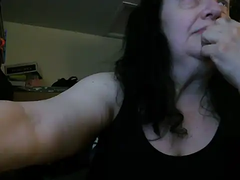 Snapshot of shadowdashlyla chatting on 10, 7, 2026 shadowdashlyla online show from 10, 7, 2026