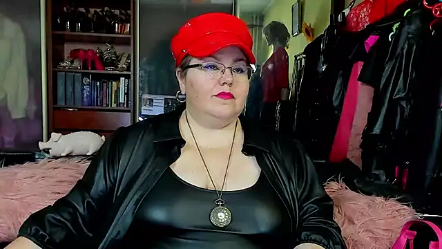 KaryQueen online show from 2, 3, 2025
