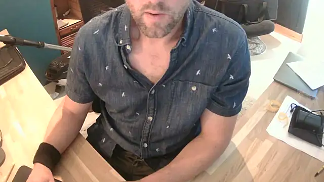Snapshot of lars_lussurioso chatting on 9, 7, 2026 lars lussurioso online show from 9, 7, 2026