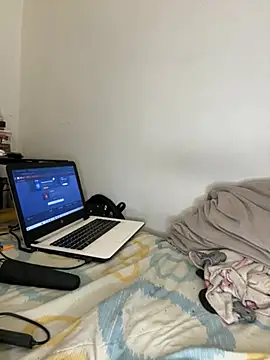 Strawberrymuffin  online show from 10, 7, 2026