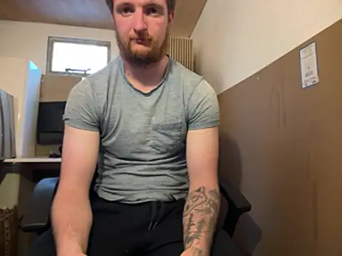 Snapshot of buzzard27 chatting on 16, 7, 2026 buzzard27 online show from 16, 7, 2026