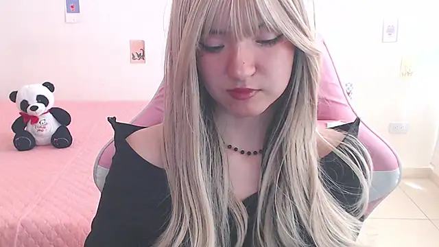 SweetSkyy 1 online show from 17, 7, 2026