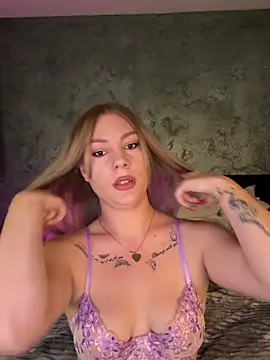 Snapshot of MissKarllaaa chatting on 17, 7, 2026 MissKarllaaa online show from 17, 7, 2026