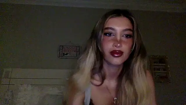 Snapshot of Dioxoxo chatting on 23, 7, 2026 Dioxoxo online show from 23, 7, 2026