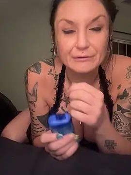 Plasticdollx online show from 11, 7, 2026