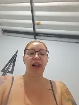 Snapshot of Amberousse chatting on 13, 7, 2026 Amberousse online show from 13, 7, 2026
