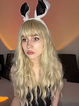 Charlotte Pretty online show from 14, 7, 2026