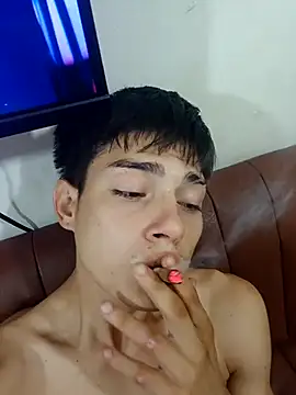 Snapshot of Thebestboyhot3 chatting on 20, 7, 2026 Thebestboyhot3 online show from 20, 7, 2026