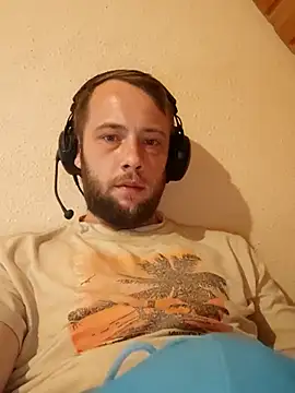 llChrisll95 online show from 15, 7, 2026