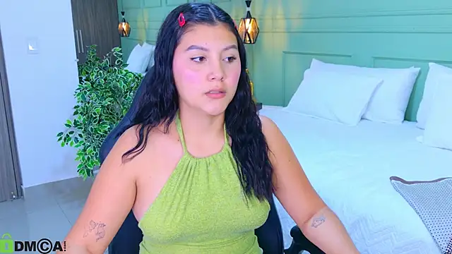 EMILIIA  LUXE   online show from 14, 7, 2026