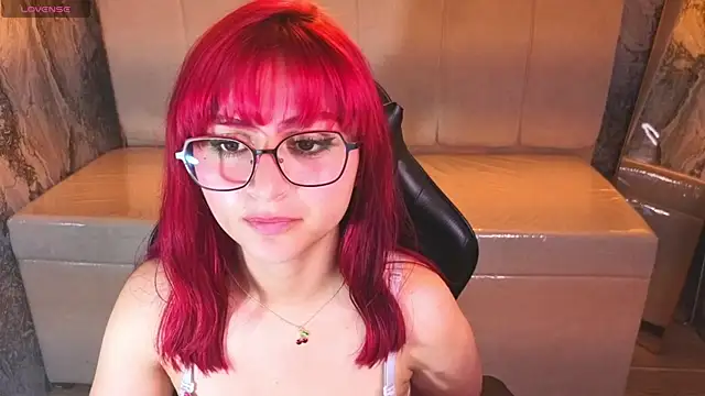 Queen Red v online show from 17, 7, 2026