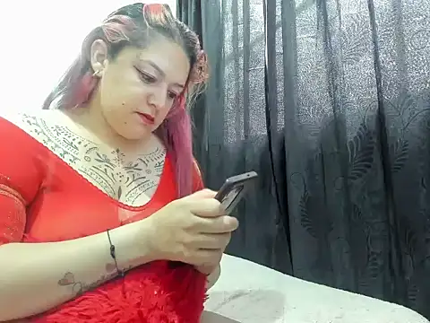 Snapshot of julymature chatting on 15, 7, 2026 julymature online show from 15, 7, 2026