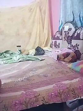 Snapshot of krvinay39 chatting on 7, 4, 2026 krvinay39 online show from 7, 4, 2026