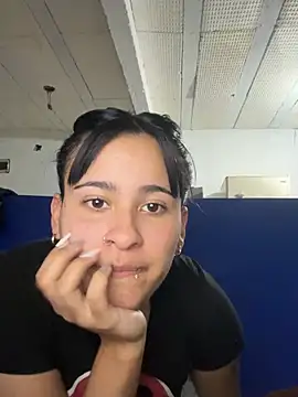 Snapshot of nenasmalass chatting on 14, 7, 2026 nenasmalass online show from 14, 7, 2026