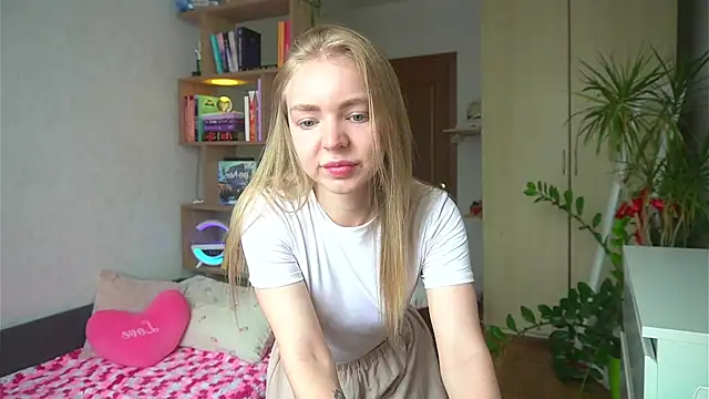 Snapshot of Emilyemmi chatting on 18, 7, 2026 Emilyemmi online show from 18, 7, 2026