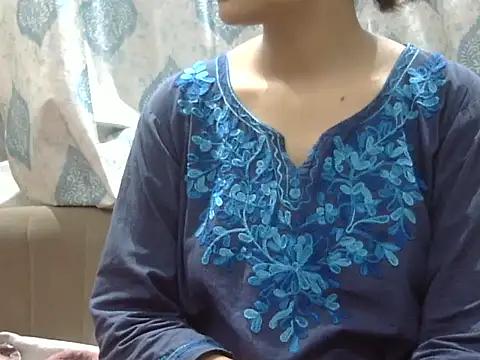 Snapshot of darling_bachha chatting on 16, 7, 2026 darling bachha online show from 16, 7, 2026