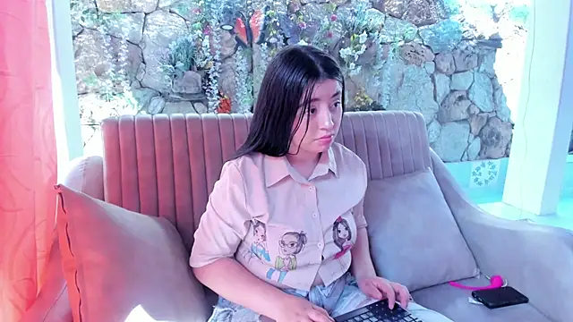 Snapshot of CarolineSoliz chatting on 16, 7, 2026 CarolineSoliz online show from 16, 7, 2026