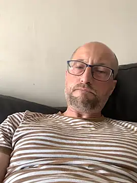 Snapshot of Rosbif69 chatting on 16, 7, 2026 Rosbif69 online show from 16, 7, 2026