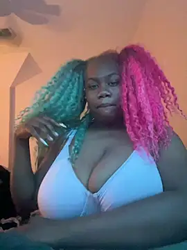 Snapshot of kylanluvv chatting on 18, 7, 2026 kylanluvv online show from 18, 7, 2026