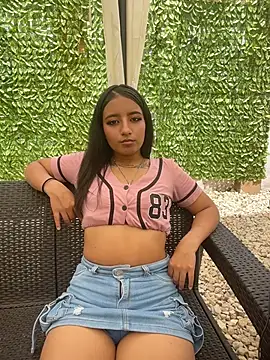 Snapshot of EstrellaGlow_Pink chatting on 17, 7, 2026 EstrellaGlow Pink online show from 17, 7, 2026