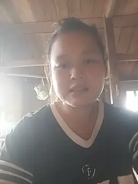 Snapshot of Jenny-rose chatting on 5, 8, 2026 Jenny-rose online show from 5, 8, 2026