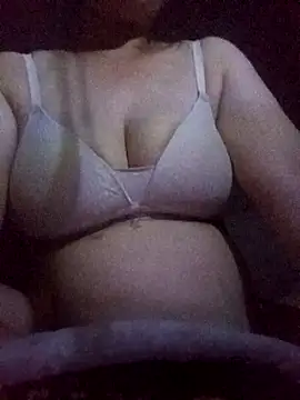 Snapshot of Jenny-rose chatting on 18, 7, 2026 Jenny-rose online show from 18, 7, 2026