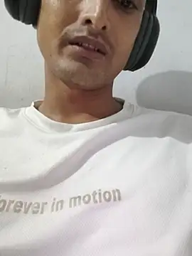 Snapshot of NAVINUKhot_boy chatting on 17, 7, 2026 NAVINUKhot boy online show from 17, 7, 2026