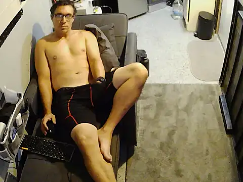 Snapshot of z-moon chatting on 21, 7, 2026 z-moon online show from 21, 7, 2026