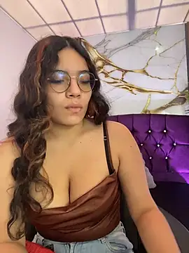 Snapshot of ariana_ec chatting on 22, 7, 2026 ariana ec online show from 22, 7, 2026