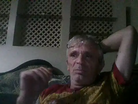 Snapshot of momba772 chatting on 2, 8, 2026 momba772 online show from 2, 8, 2026