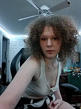Snapshot of MaddieBoo1 chatting on 22, 7, 2026 MaddieBoo1 online show from 22, 7, 2026