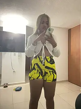 Snapshot of riri_brunnete chatting on 2, 6, 2026 riri brunnete online show from 2, 6, 2026