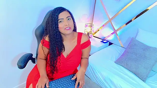 Snapshot of Cristal_Curly chatting on 24, 7, 2026 Cristal Curly online show from 24, 7, 2026