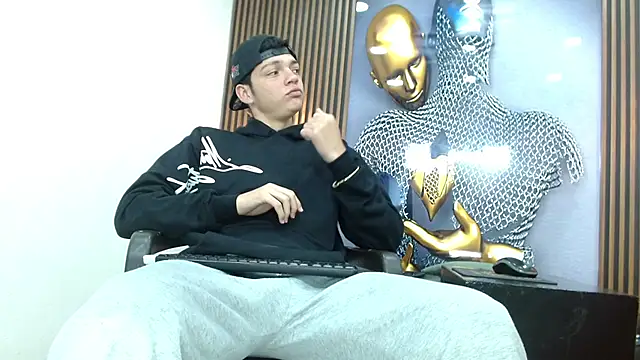 Snapshot of AlejoBussnek chatting on 28, 7, 2026 AlejoBussnek online show from 28, 7, 2026