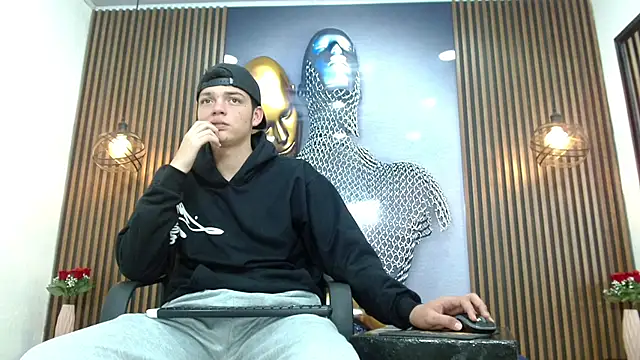 Snapshot of AlejoBussnek chatting on 28, 7, 2026 AlejoBussnek online show from 28, 7, 2026