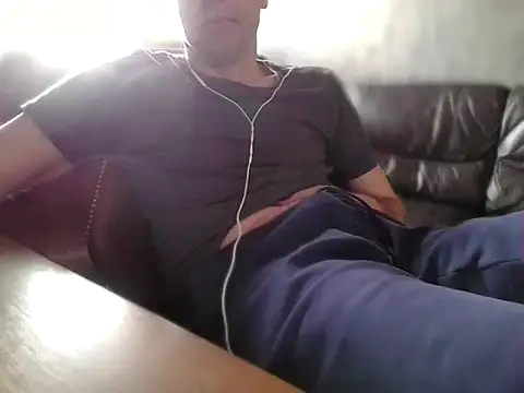 Snapshot of trebor600 chatting on 27, 3, 2026 trebor600 online show from 27, 3, 2026