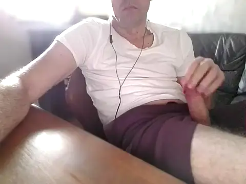 Snapshot of trebor600 chatting on 26, 11, 2025 trebor600 online show from 26, 11, 2025