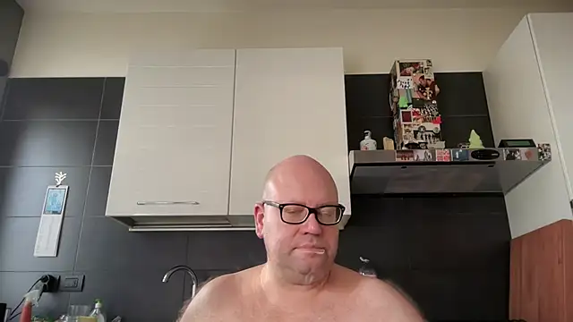 Snapshot of theitalianbear chatting on 20, 7, 2026 theitalianbear online show from 20, 7, 2026